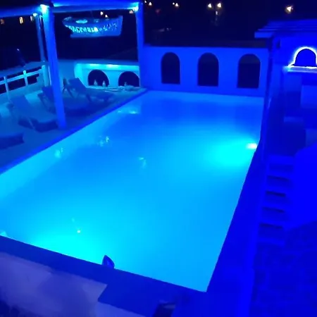 Ξενοδοχείο με διαμερίσματα Nautilus Suites *