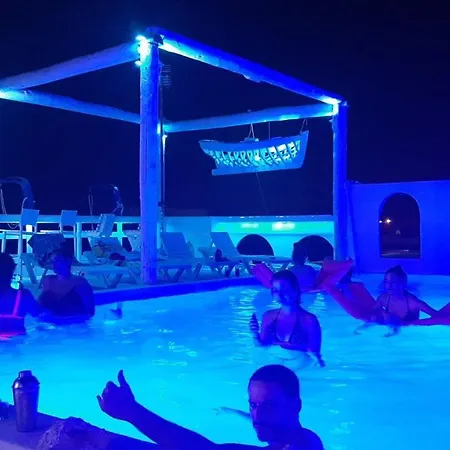 Ξενοδοχείο με διαμερίσματα Nautilus Suites *