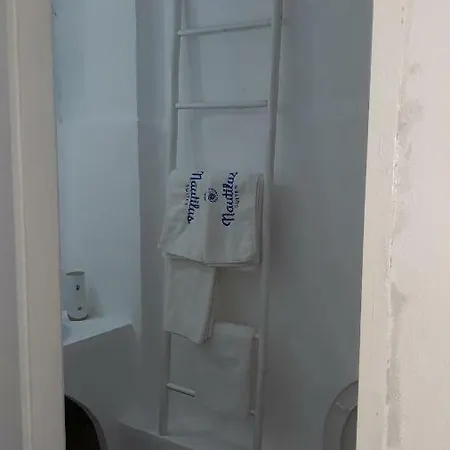 Ξενοδοχείο με διαμερίσματα Nautilus Suites