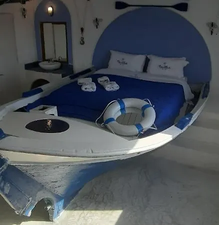 Nautilus Suites Aparthotel Aegina