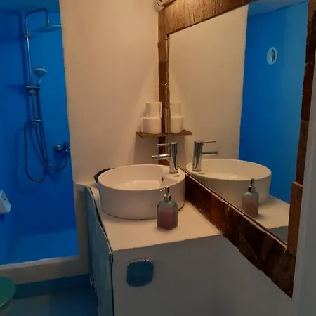 Ξενοδοχείο με διαμερίσματα Nautilus Suites Αίγινα